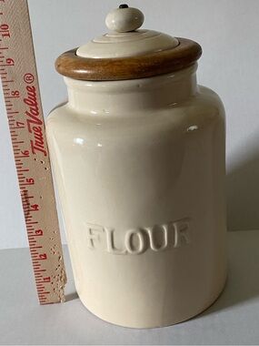 Vintage Artisan Farmhouse Ceramic Flour Container With Wood Lid